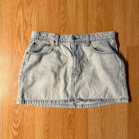 Abercrombie Light Blue Denim High Rise Mini Skirt Size 31 - Picture 4 of 5